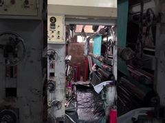 Der Herstellungsprozess der Taschen in der Fabrik