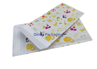 Kein weißes gewölbtes PlastikKraftpapier, das aufgefüllt wird, schlägt freundliches Eco ein