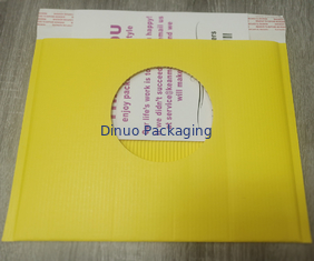 Kompostierbare 100% recyclebare Selbstdichtungswellpappe füllte Verpackenumschläge des Kissens auf