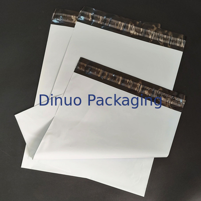 Individuell bedruckte Recycling-Umschläge Polymailer-Tasche Weiß Schwarz für Express-Kurierversand