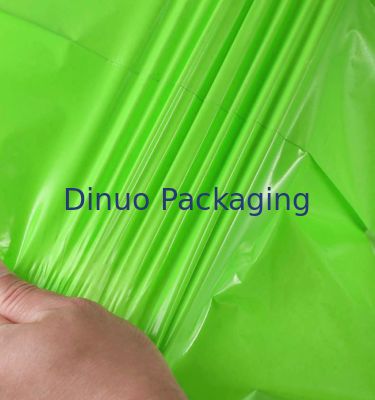 Reißfeste, wasserdichte und selbstklebende Poly-Versandtasche für Bekleidungskurier