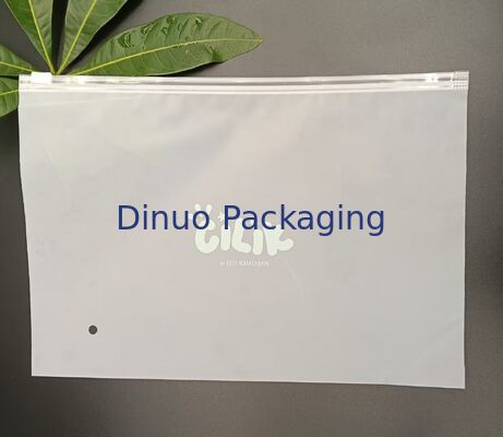 Umweltfreundliche, lebensmittelechte, wiederverwendbare CPE-Reißverschlusstasche zur Aufbewahrung von Kleidungsdokumenten