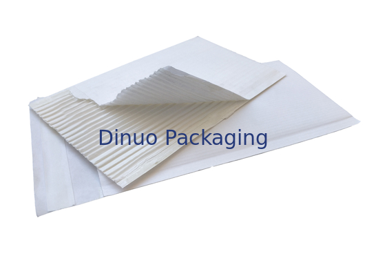 Nicht- Bendable Kraftpapier runzelte Umschläge, die 8*11“ aufgefüllte Band-Kleber-Verpackungs-Tasche tapezieren
