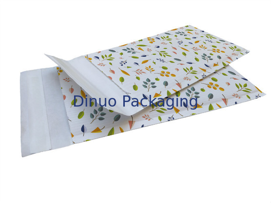 Kein weißes gewölbtes PlastikKraftpapier, das aufgefüllt wird, schlägt freundliches Eco ein